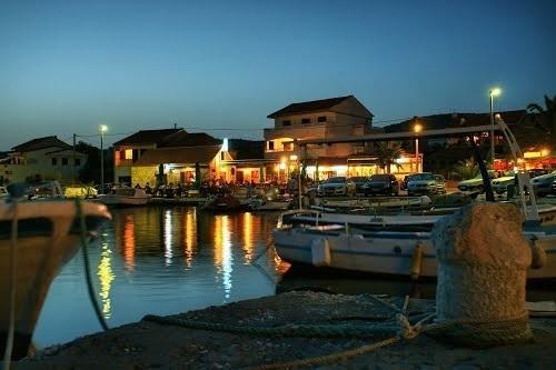 Holiday Home Ruda Vinisce Ngoại thất bức ảnh