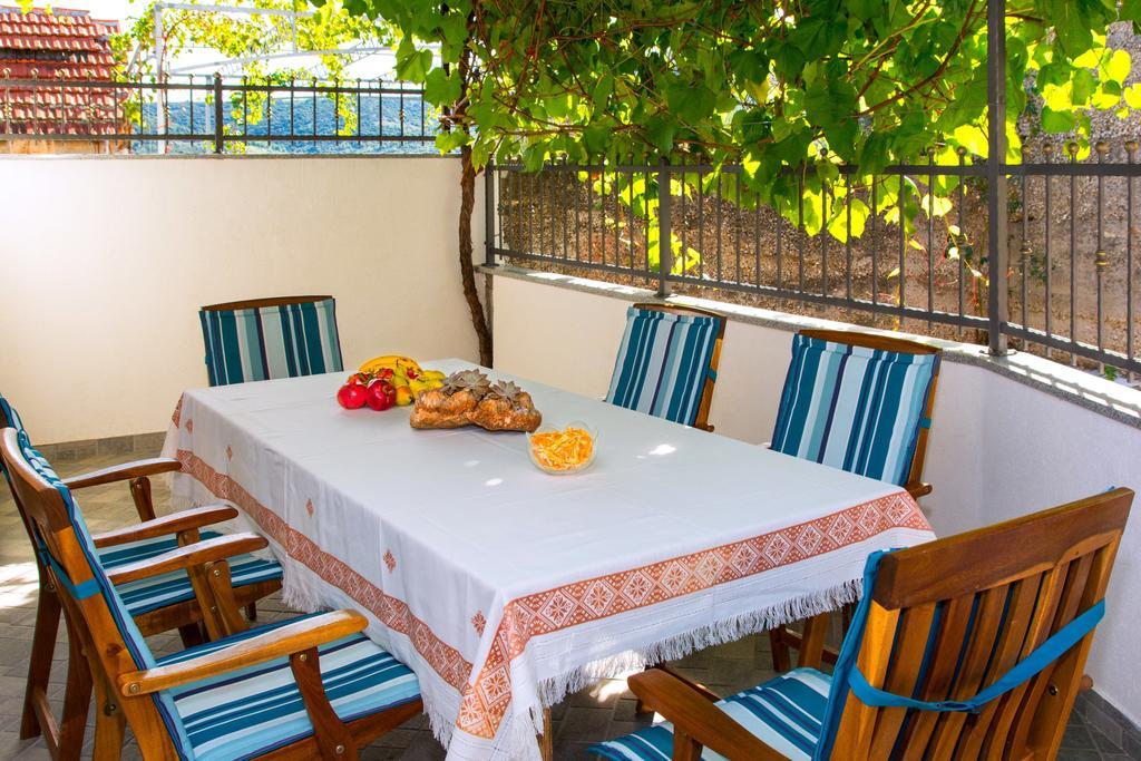 Holiday Home Ruda Vinisce Ngoại thất bức ảnh